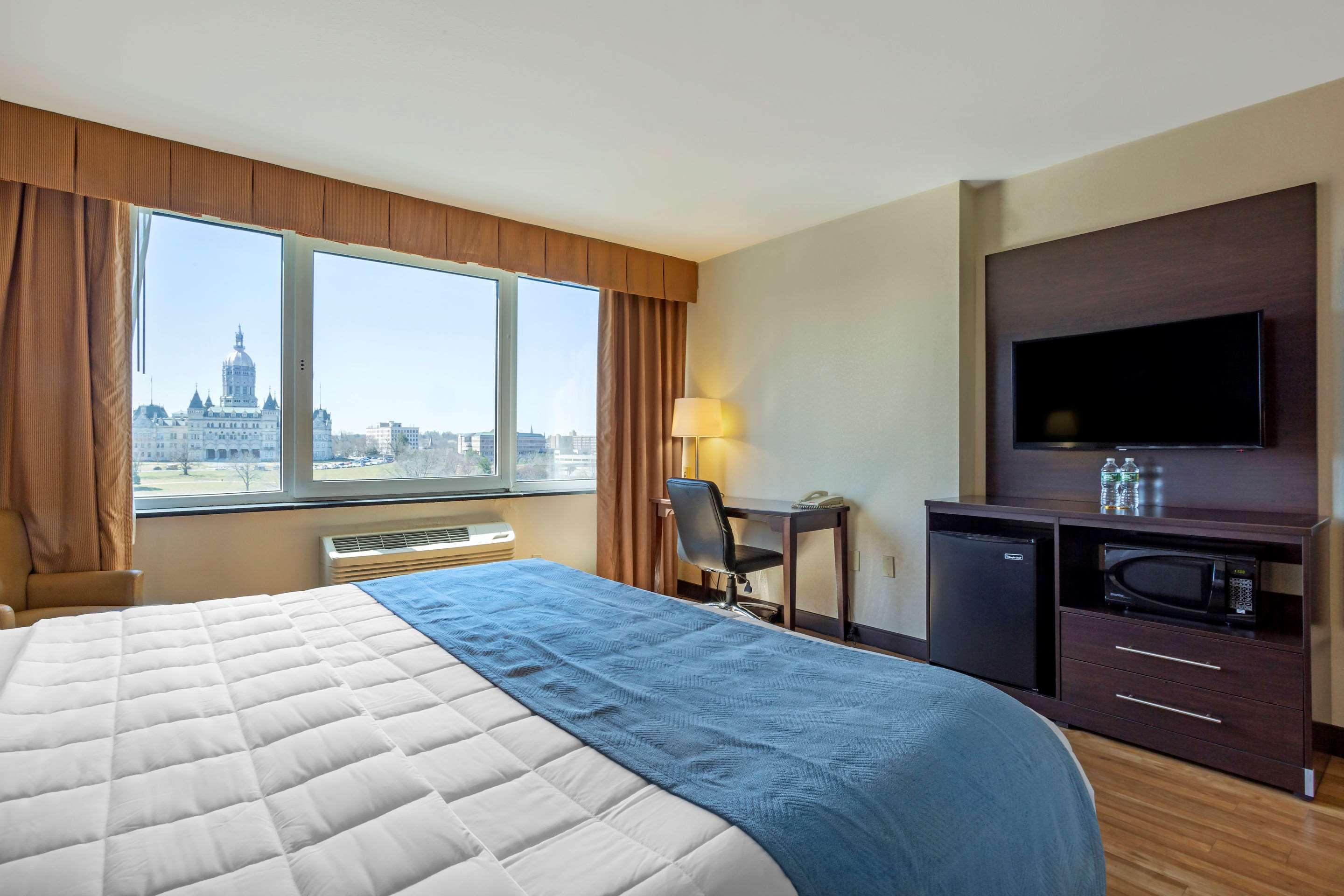 The Capitol Hotel Hartford Bagian luar foto