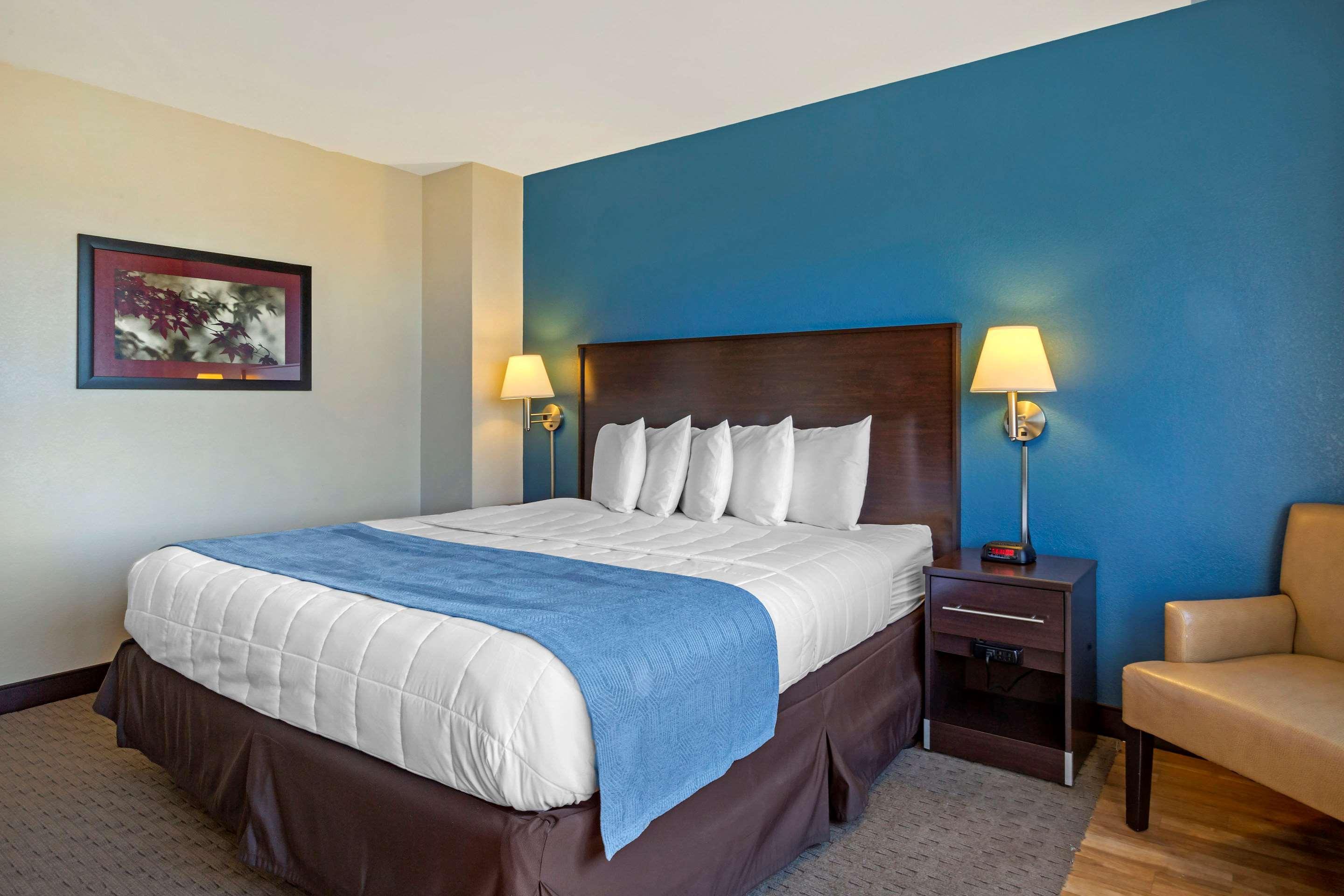 The Capitol Hotel Hartford Bagian luar foto