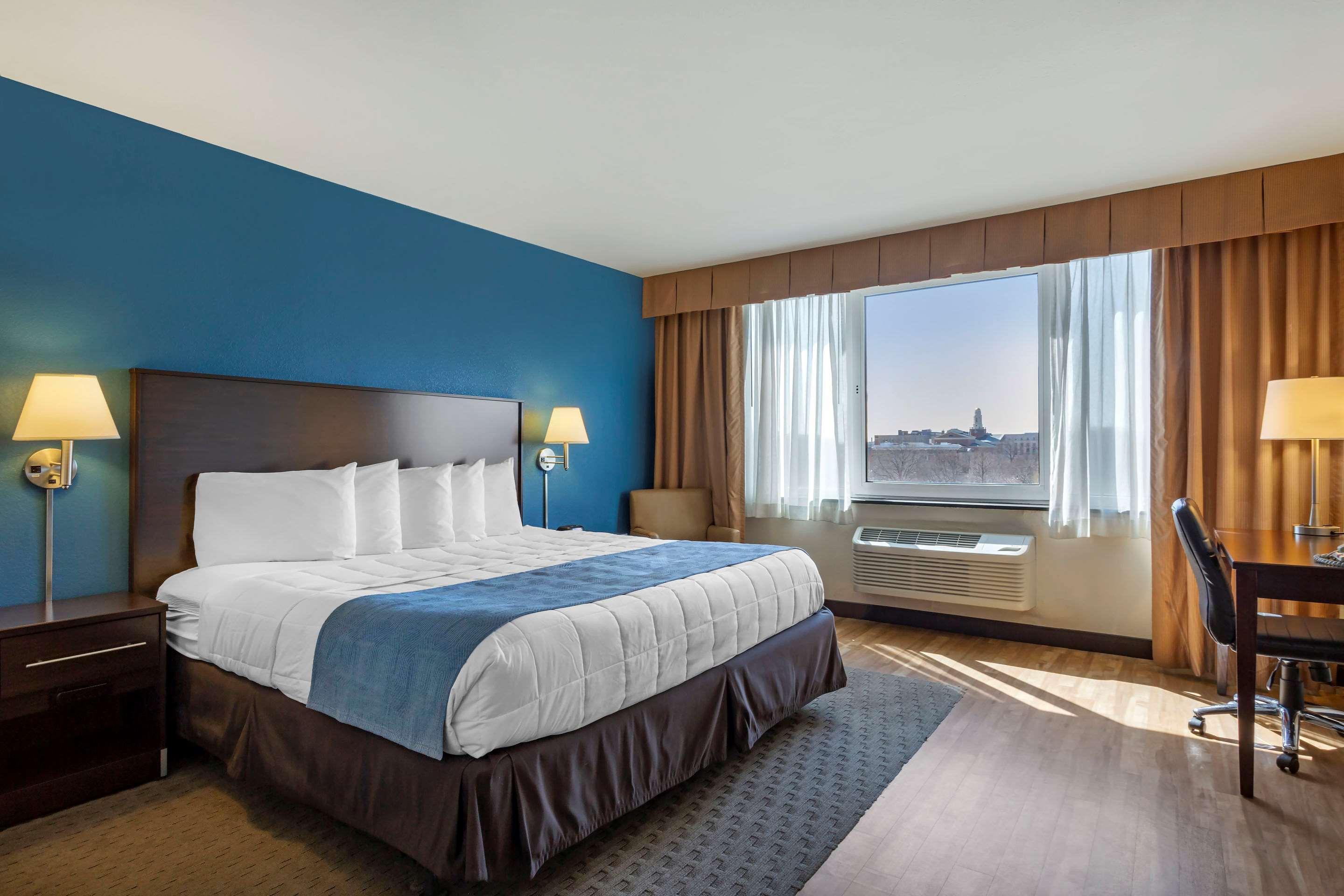 The Capitol Hotel Hartford Bagian luar foto