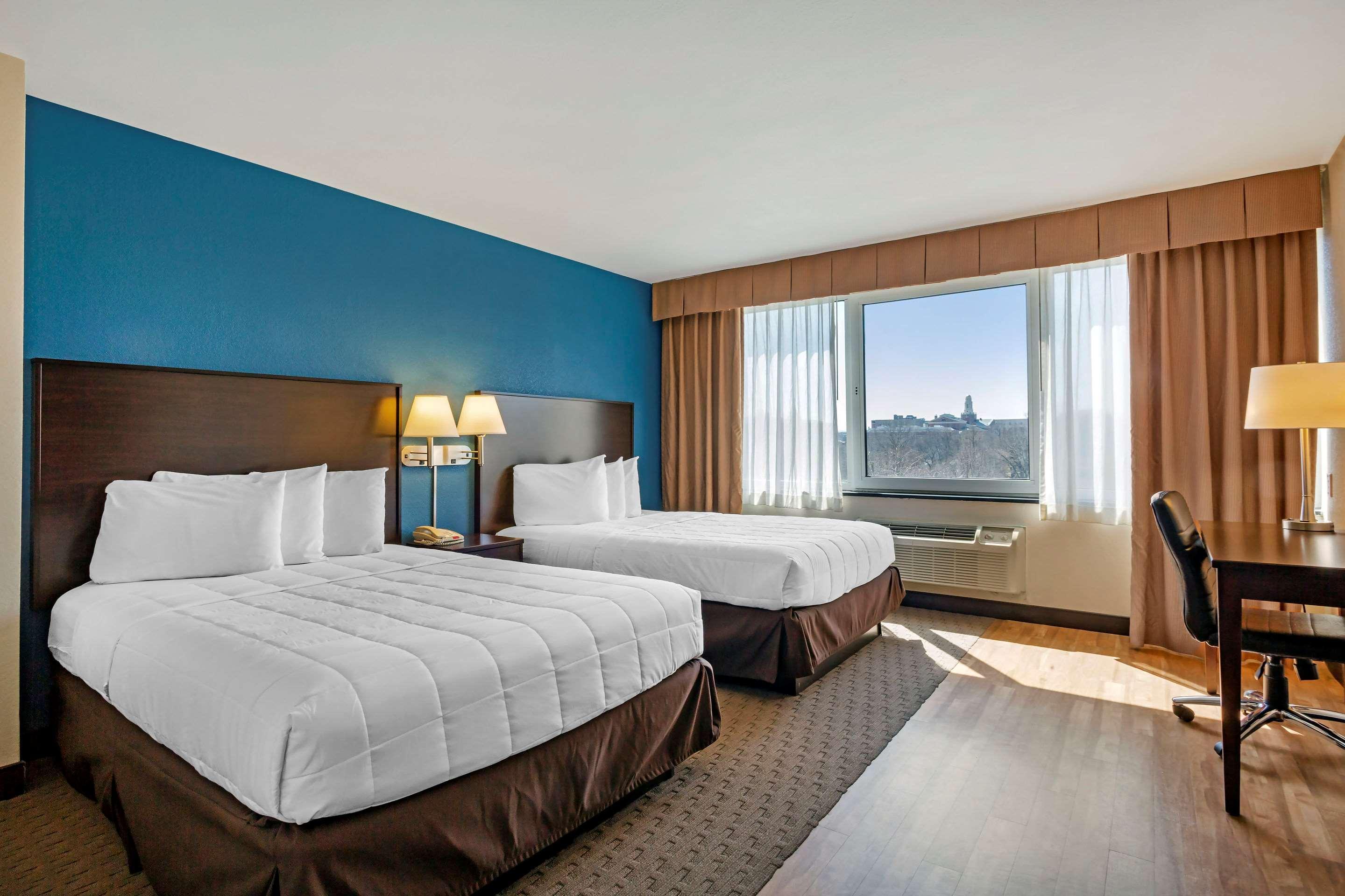 The Capitol Hotel Hartford Bagian luar foto