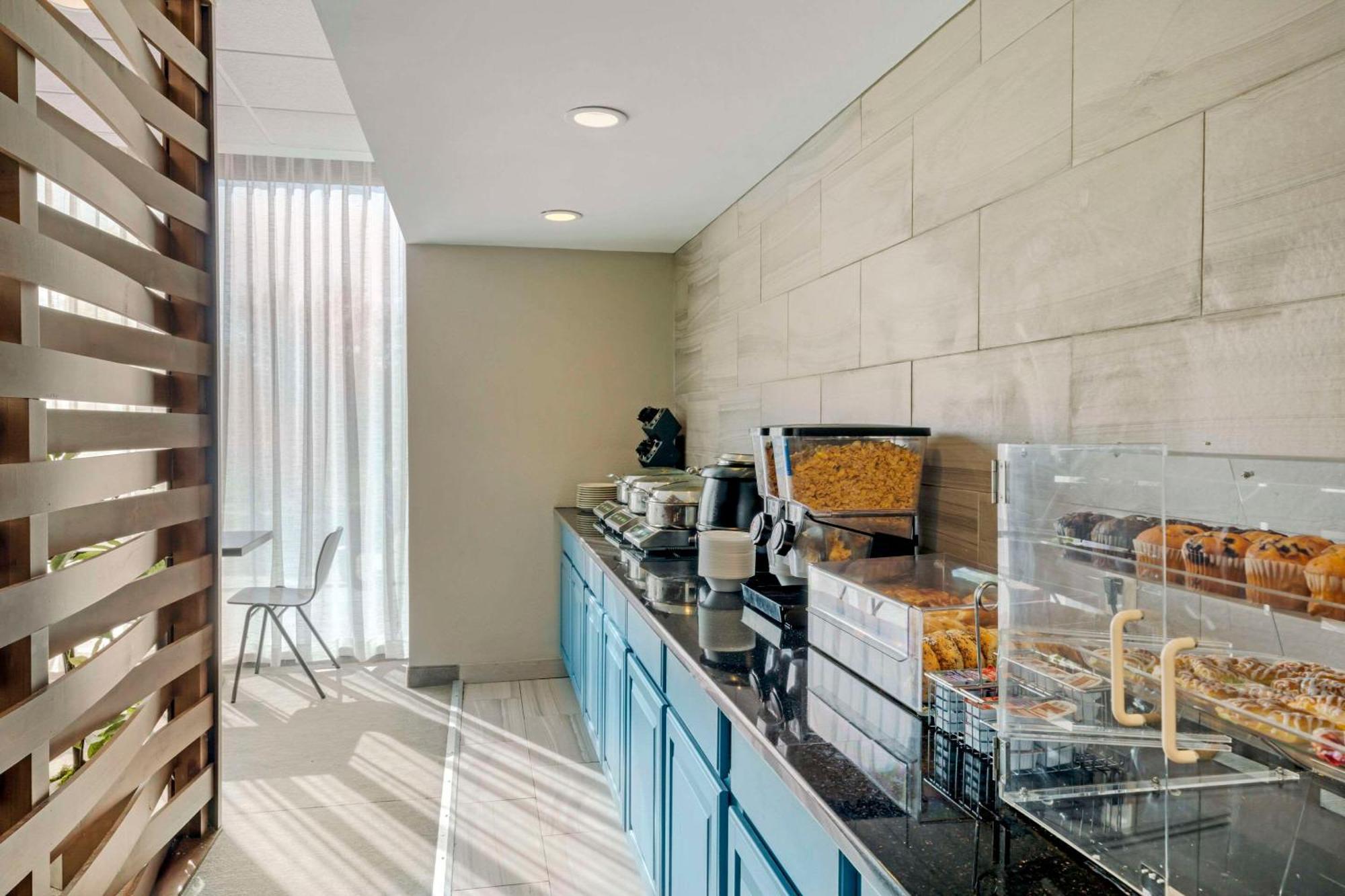 The Capitol Hotel Hartford Bagian luar foto