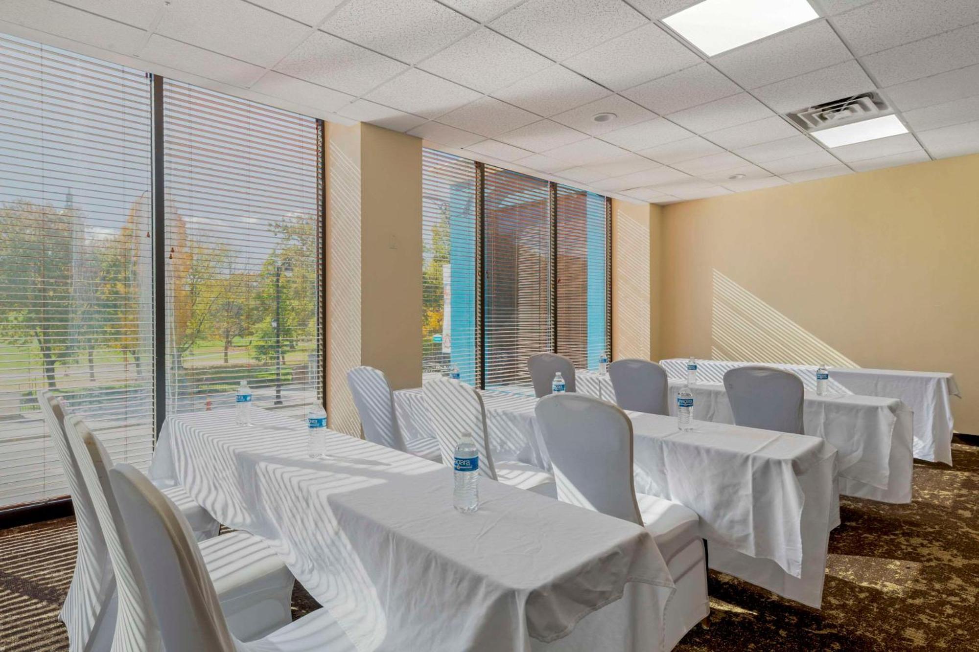 The Capitol Hotel Hartford Bagian luar foto