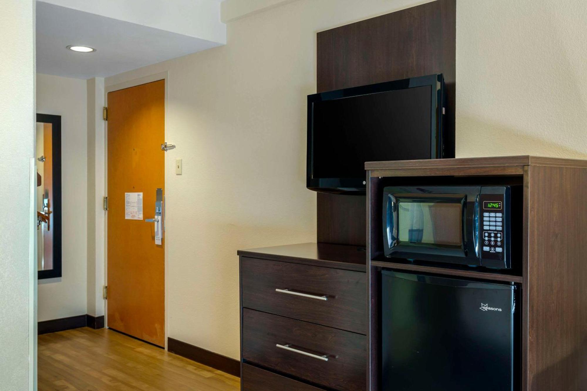 The Capitol Hotel Hartford Bagian luar foto