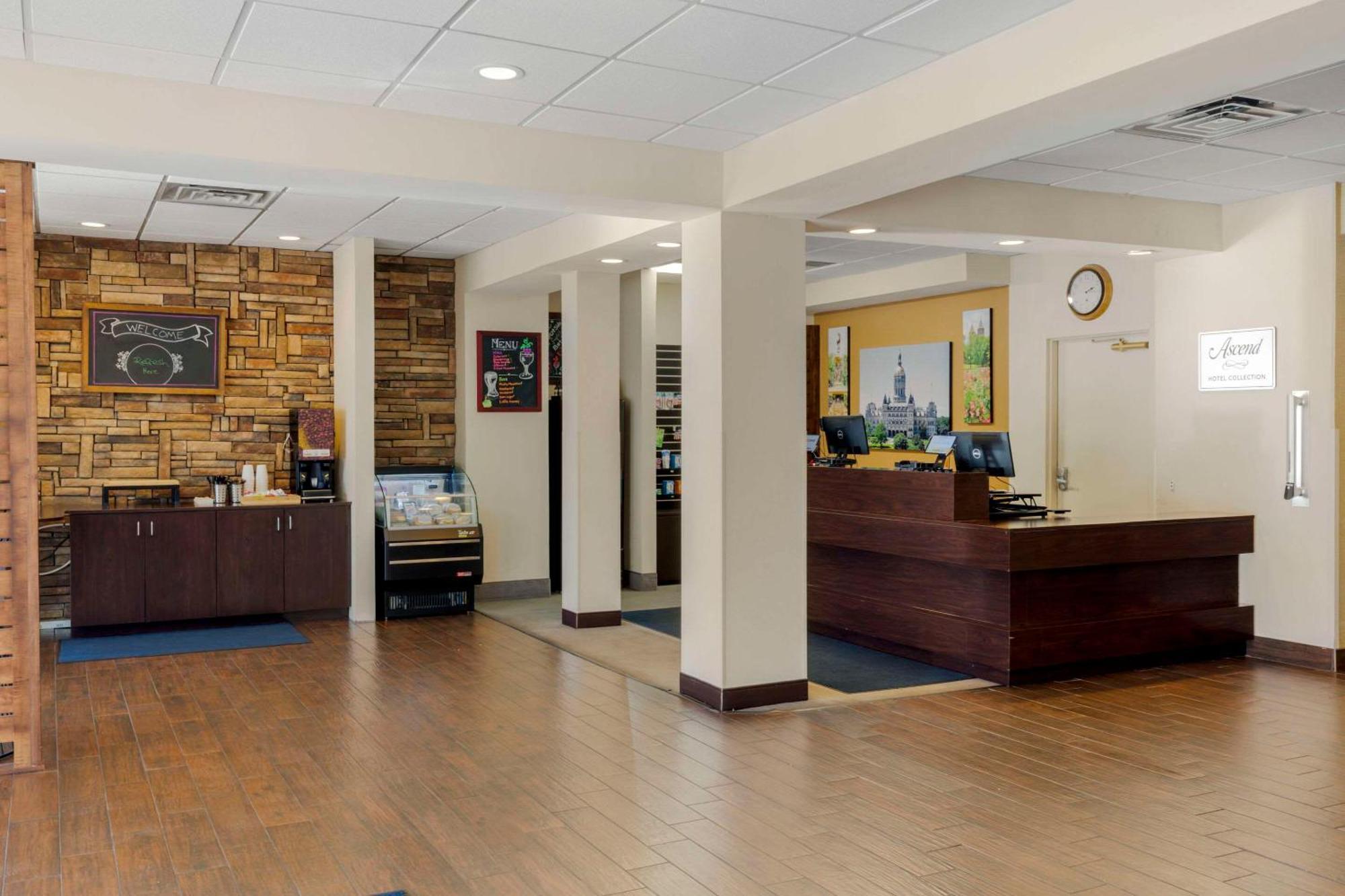 The Capitol Hotel Hartford Bagian luar foto