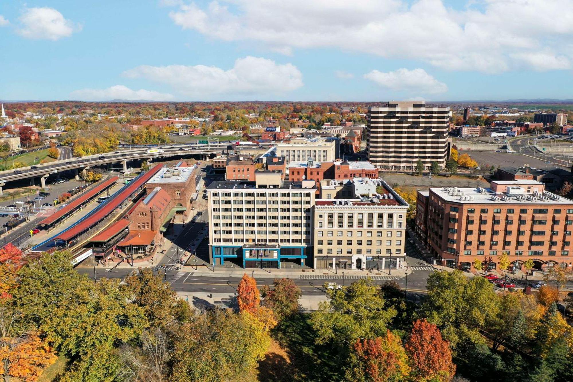 The Capitol Hotel Hartford Bagian luar foto