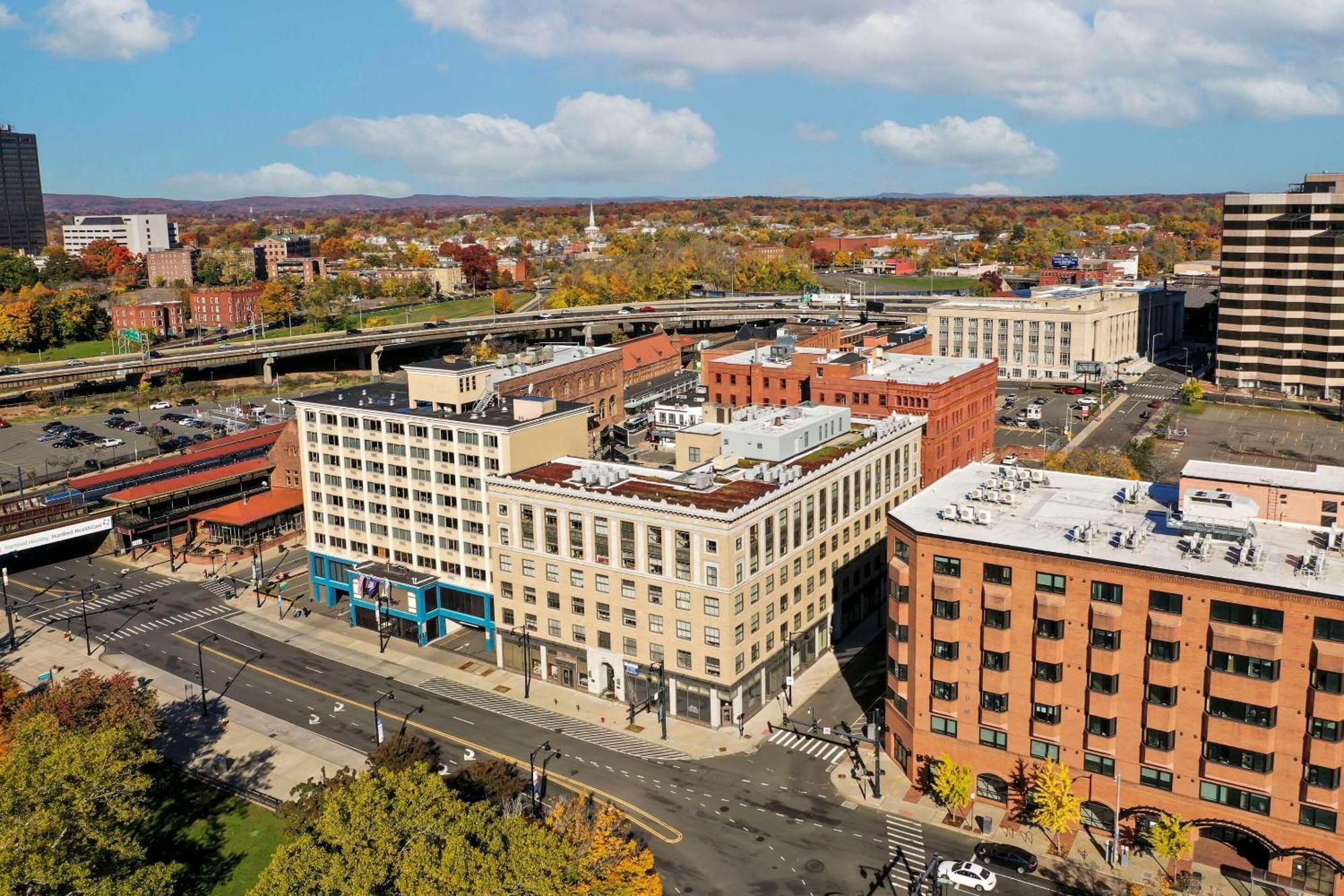 The Capitol Hotel Hartford Bagian luar foto