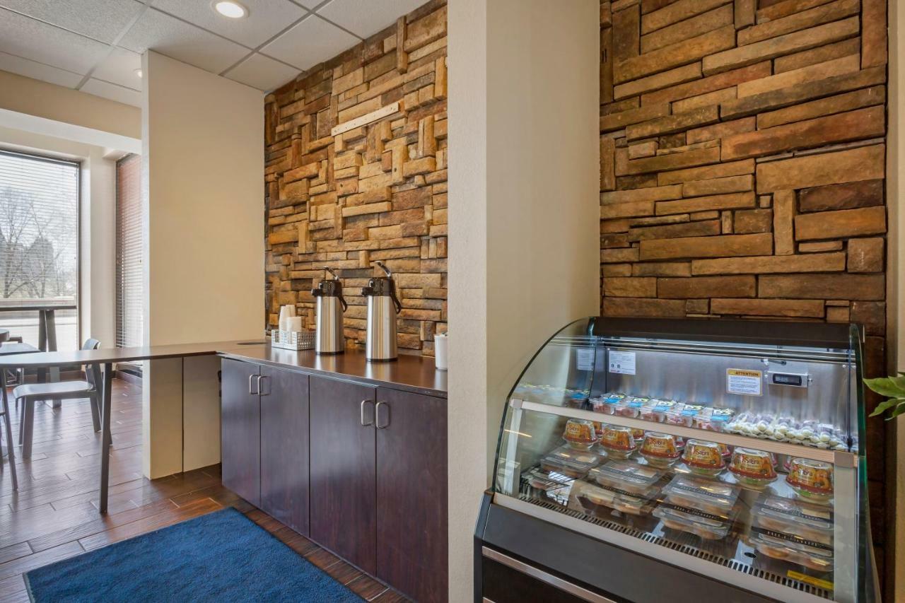 The Capitol Hotel Hartford Bagian luar foto