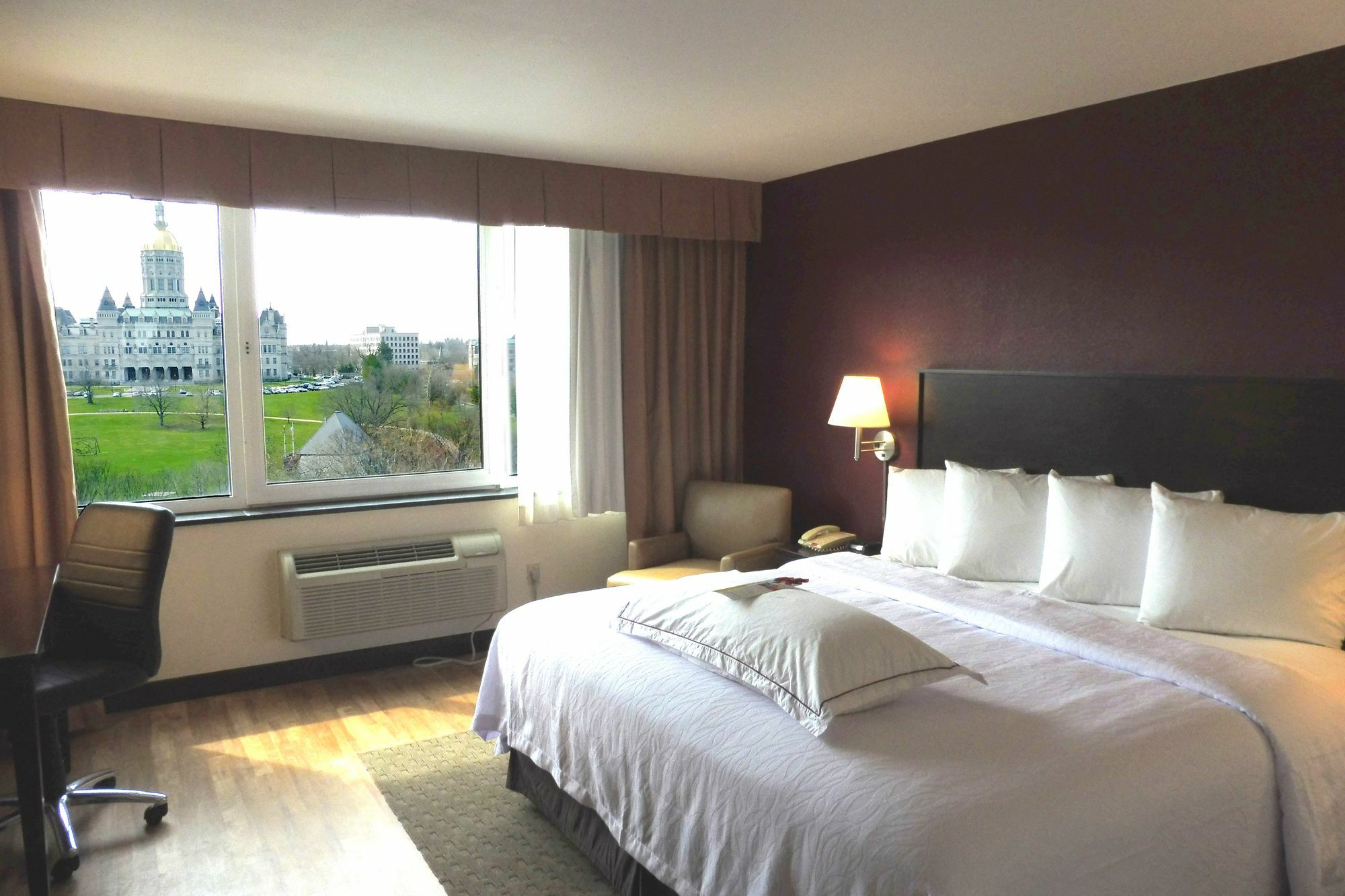 The Capitol Hotel Hartford Bagian luar foto